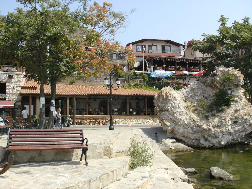 Emona Guest House Nessebar Extérieur photo