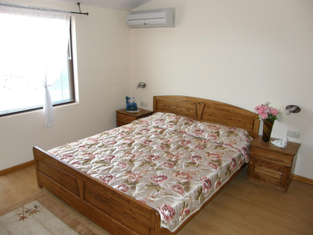 Emona Guest House Nessebar Extérieur photo